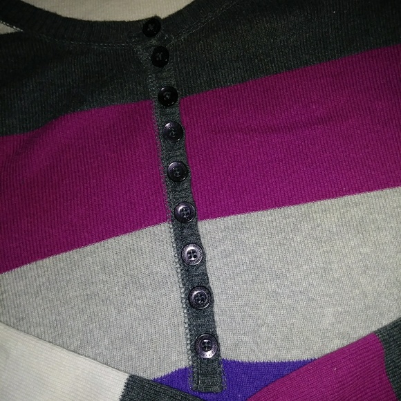 ***Donated*** Aeropostale Sweater Shirt - Picture 2 of 3